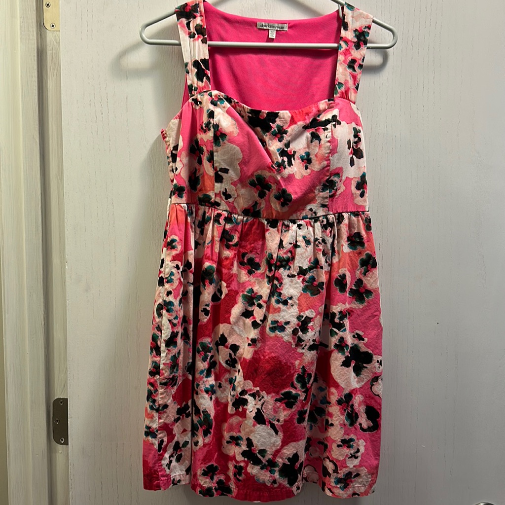 Charlotte Russe Cotton Sundress Size Medium. Gently Used. Side Zip